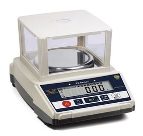 ความแม่นยําสูง 3.3 ปอนด์ แหล่งพลังงาน DC 4A / 4V AC 110V / 220V ± 10% ด้วยความแม่นยําสูง